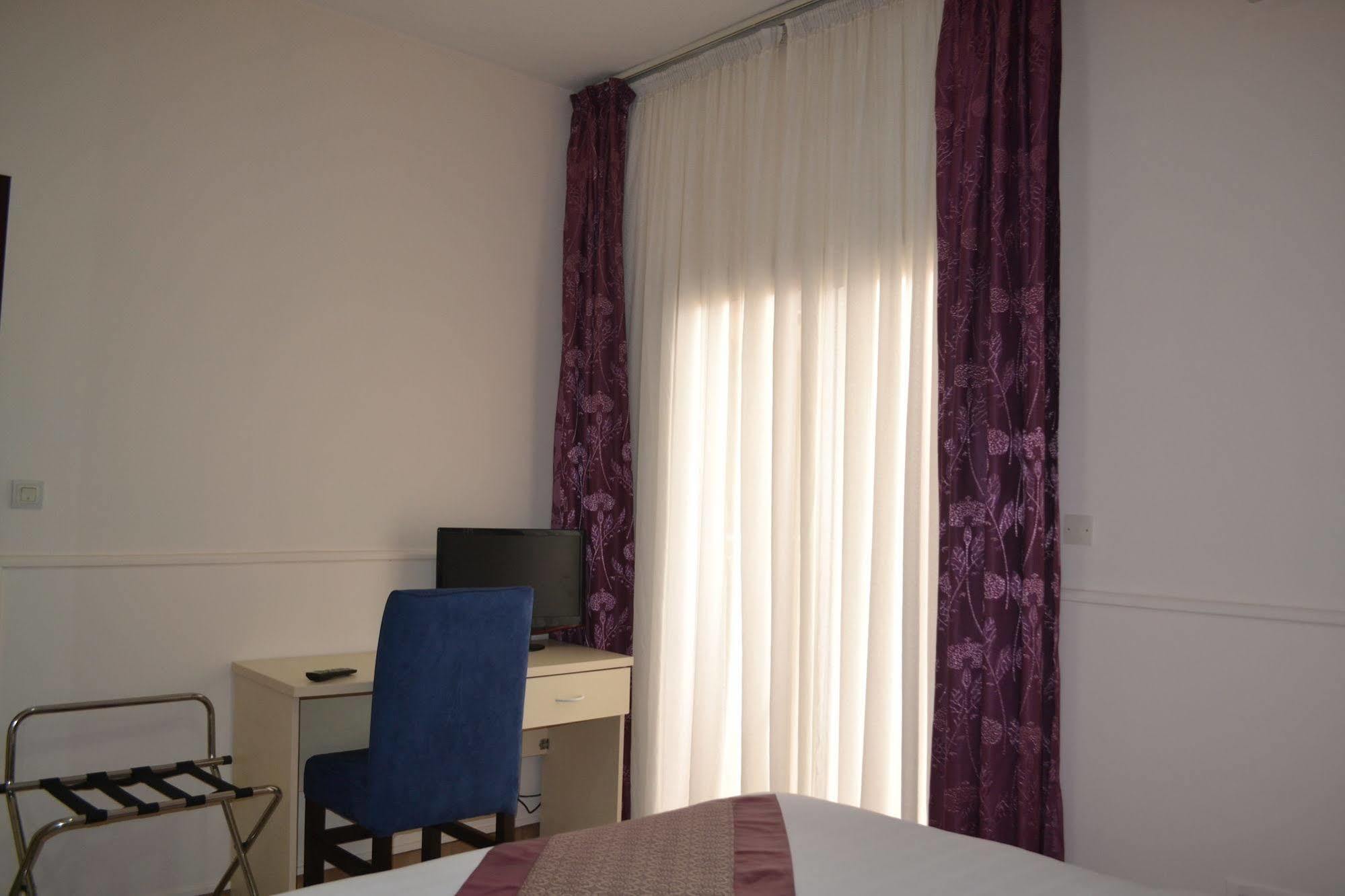 Hotel Mansel Yaounde Exterior photo